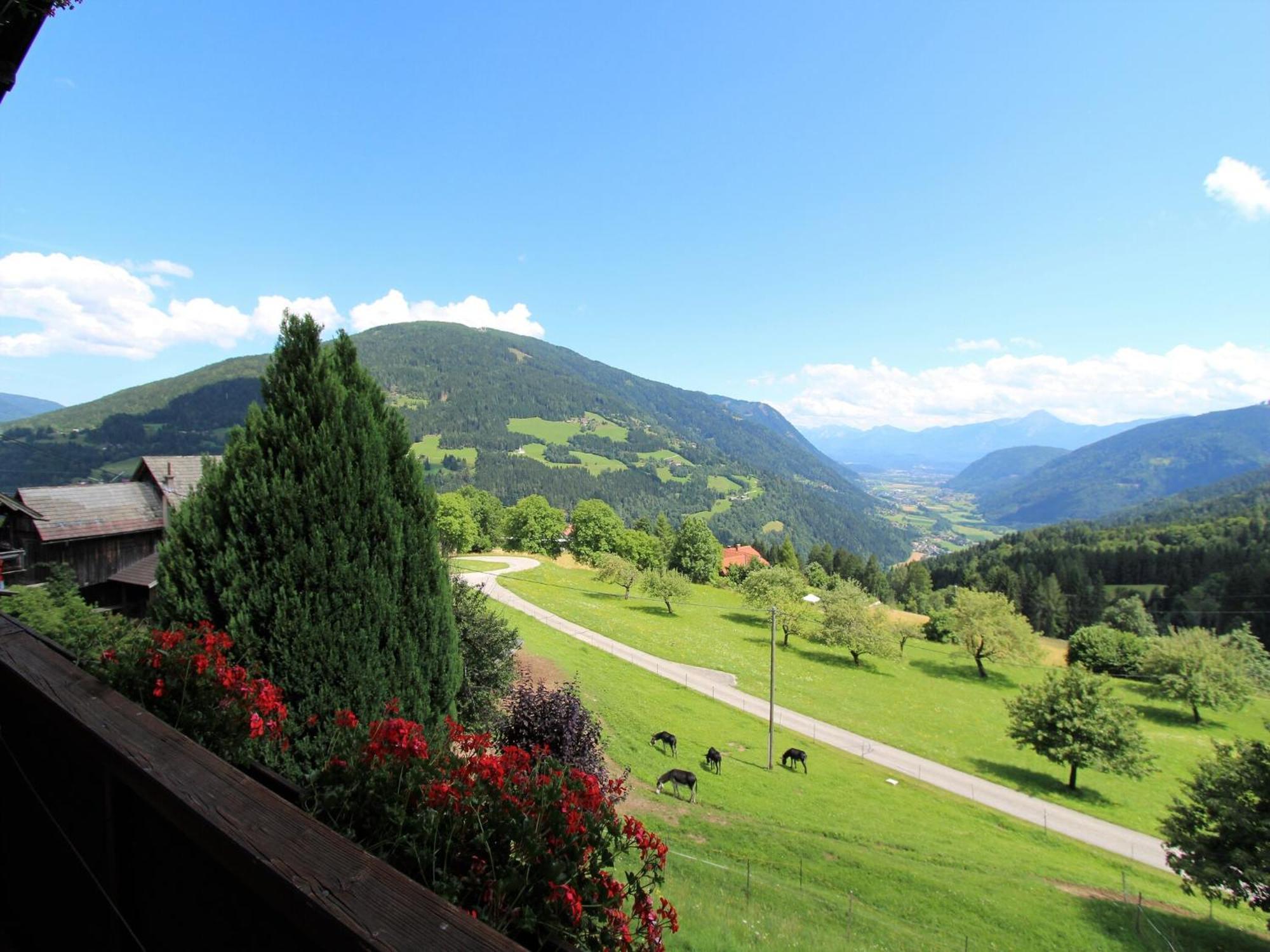 Cozy Apartment In Afritz Am See Near Gerlitzen Ski Area Exterior photo